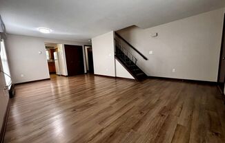 2 beds, 1.5 baths, $1,195, Unit 1276 Sanlor Ave 1