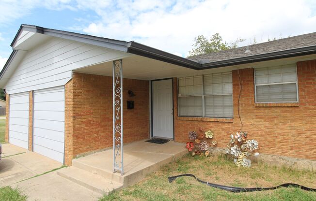 1017 SW 3rd  - Moore, OK