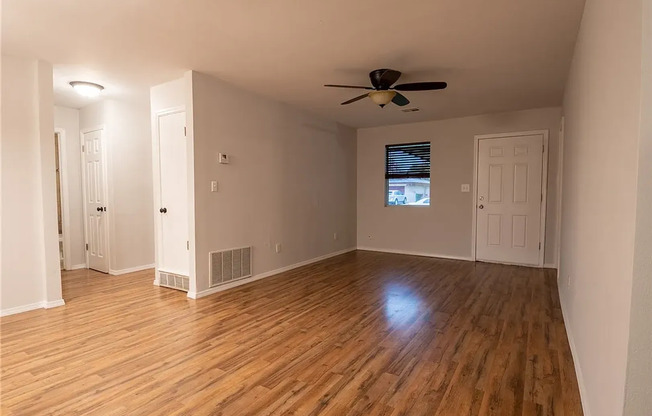 3 beds, 1 bath, $1,199