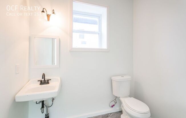 5715 Woodland Ave 2