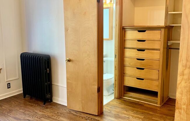 Studio, 1 bath, 300 sqft, $1,495, Unit 644-408