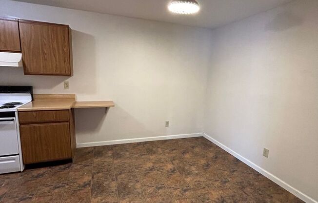 280 Apple Tree Court 8 Plex