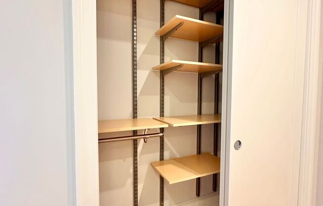 1 bed, 1 bath, $2,995, Unit 720