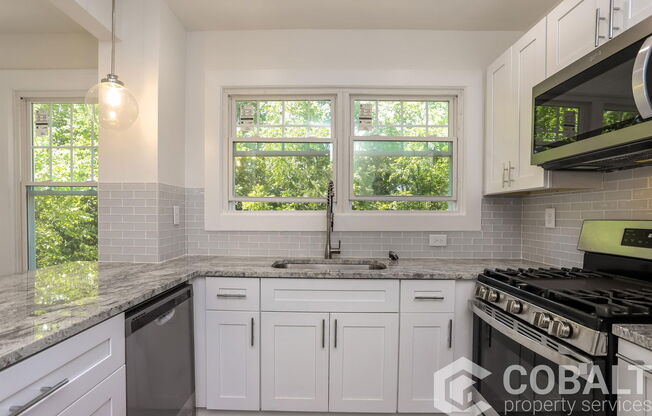 678 MORELAND AVE NE