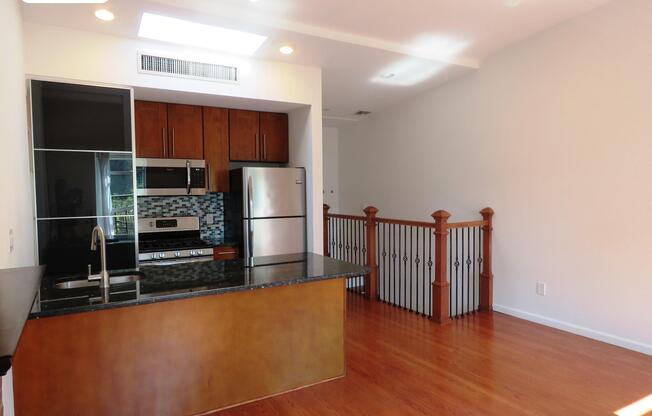 625 WALTON AVE