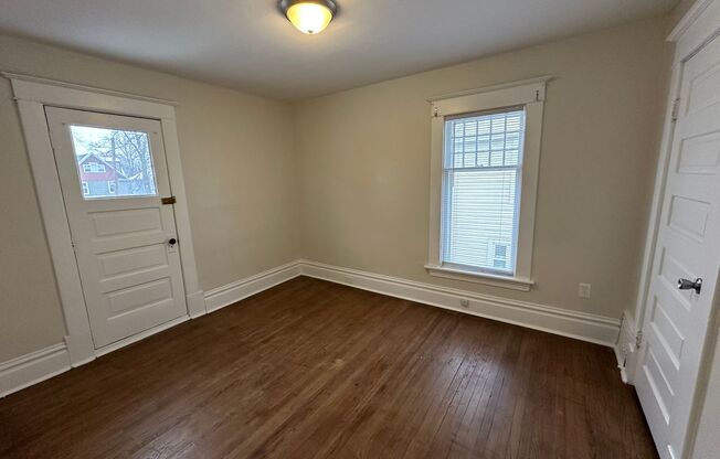 3 beds, 1 bath, $1,795, Unit Apt 2