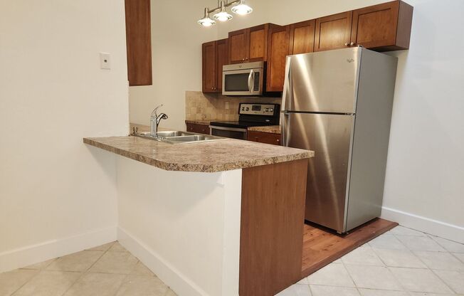 2 beds, 2 baths, $1,600