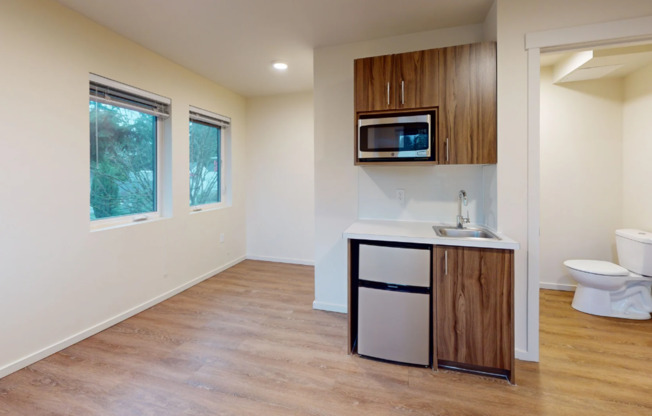 Studio, 1 bath, 175 sqft, $1,450, Unit 301