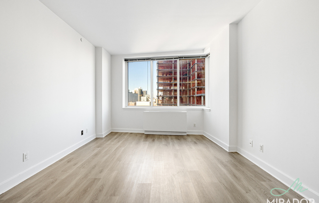 1 bed, 1 bath, $4,250, Unit 17D