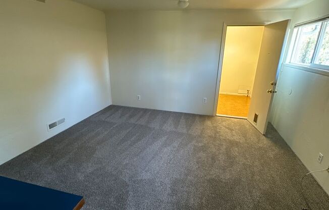 3 beds, 1 bath, $1,950