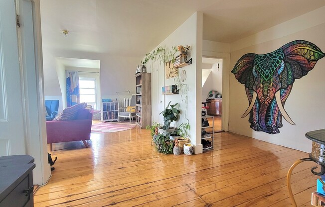 2 beds, 1 bath, 800 sqft, $2,800, Unit 3