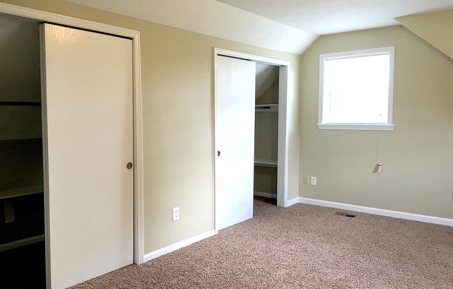 3 beds, 2 baths, $1,605