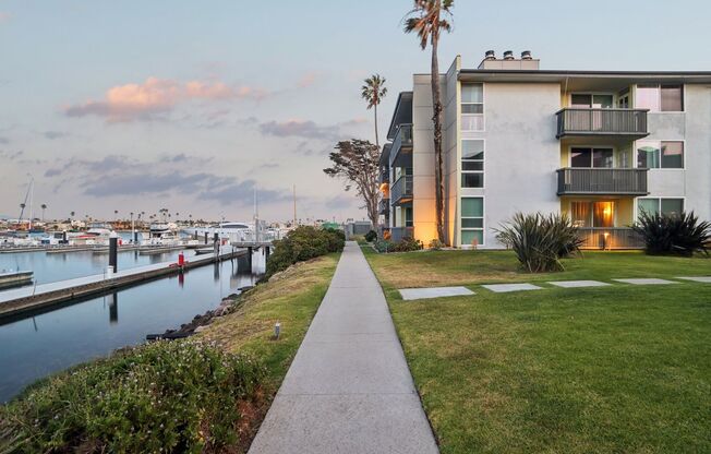 4200 S Harbor Blvd