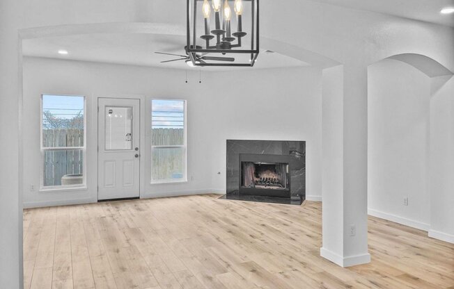 2720 ROCHELLE PT