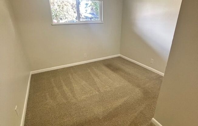 2 beds, 1 bath, 845 sqft, $1,625, Unit 42