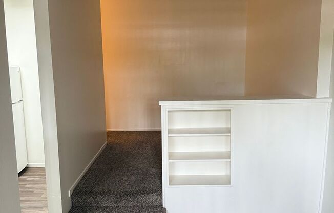 Studio, 1 bath, $995, Unit 09