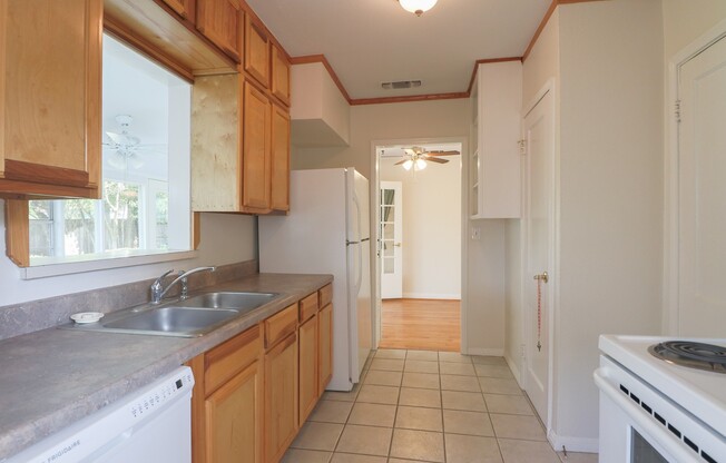 2 beds, 1 bath, $2,050