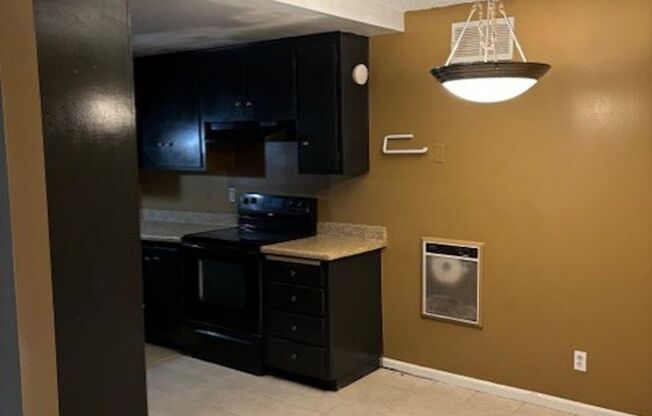 1 bed, 1 bath, $1,195, Unit # 36