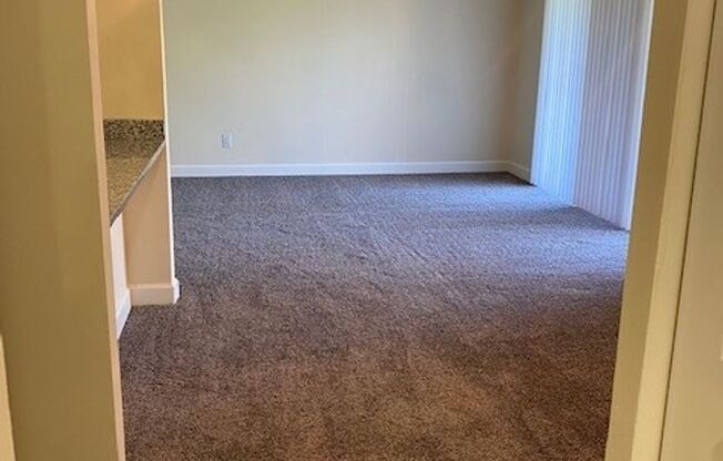 3 beds, 2 baths, 1,300 sqft, $2,472, Unit 3404 #003