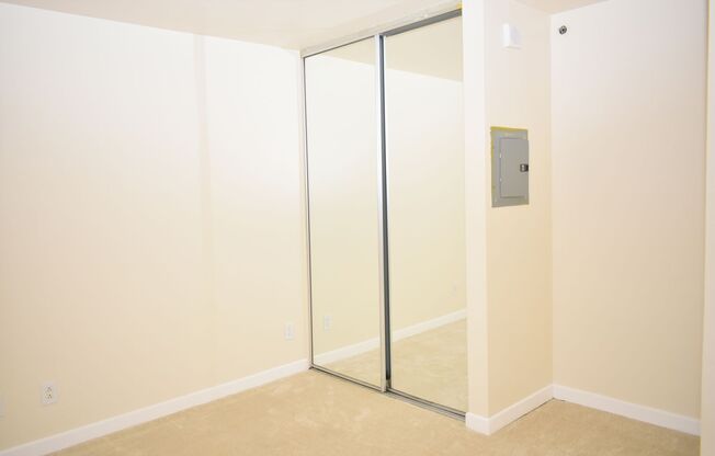 2 beds, 1 bath, $2,200, Unit UNIT 909