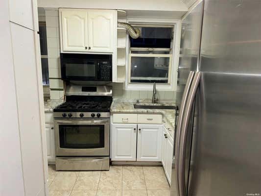 3 beds, 2 baths, 1,250 sqft, $3,850, Unit 10J