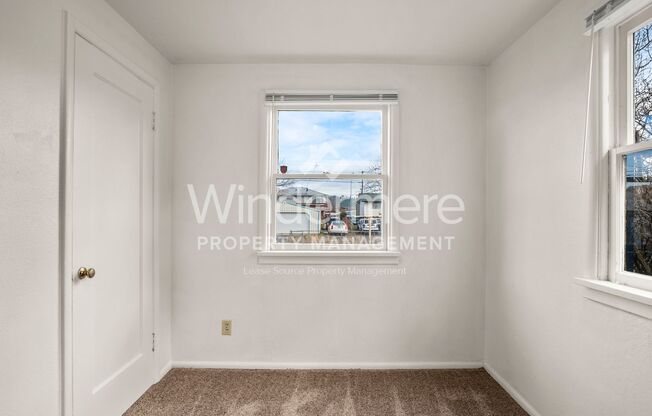 2 beds, 1 bath, $1,100