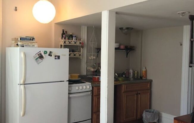 Studio, 1 bath, $595, Unit 9