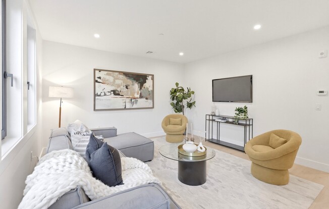 3 beds, 3.5 baths, 2,829 sqft, $7,500, Unit 3