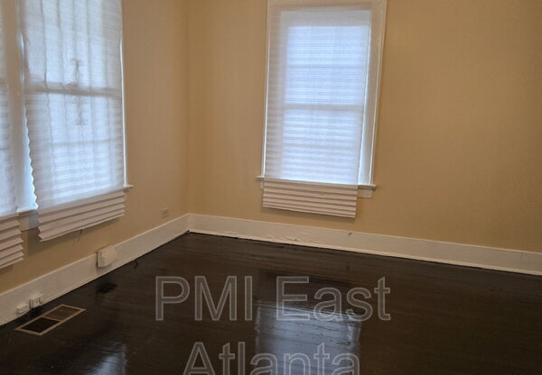 272 JOSEPH E LOWERY BLVD