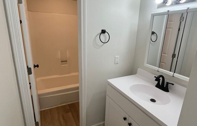 2 beds, 1 bath, 685 sqft, $1,250, Unit 111-211