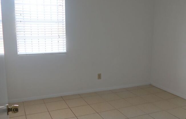 2 beds, 1 bath, $1,000