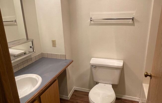 2 beds, 1.5 baths, 900 sqft, $1,600, Unit C105