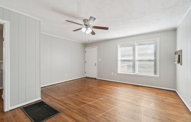 3 bed, 1 bath home in the Village