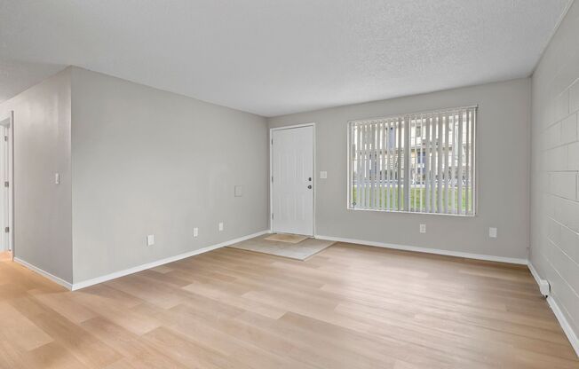 3 beds, 1 bath, 864 sqft, $1,495, Unit 39