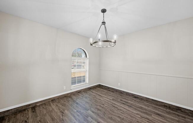 4 beds, 2 baths, 2,019 sqft, $2,450
