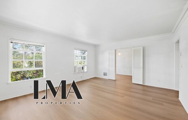 136 S ROXBURY DR