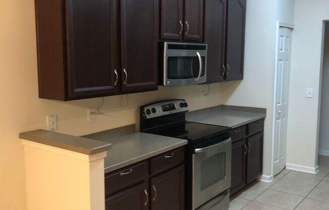 2 beds, 2 baths, $1,595