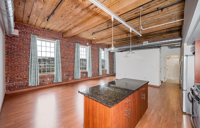 1 bed, 1 bath, 759 sqft, $2,000, Unit 214