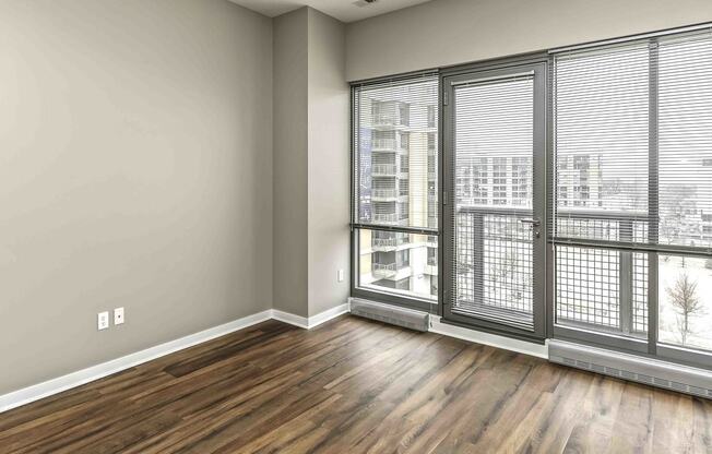 Interiors-Midtown-Crossing-Apartments-Omaha-NE-one-bedroom-apartment