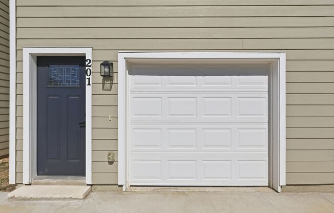 Brand-New 3-Story Modern Townhome Near Downtown & Southtown