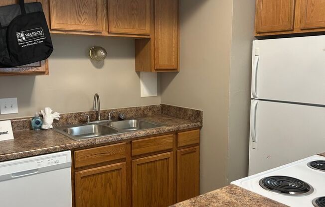 2 beds, 1 bath, 869 sqft, $1,139, Unit 2872B