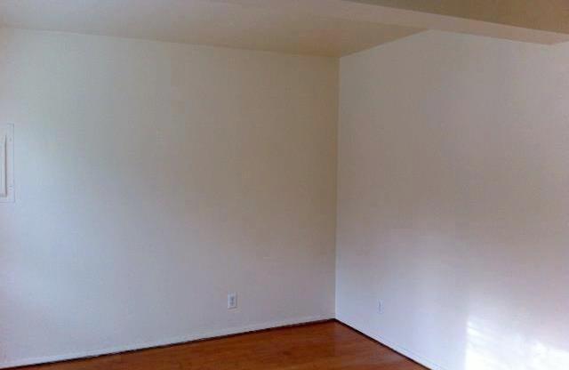 Cozy 2 Bed 1 Bath in Upper West Bremerton