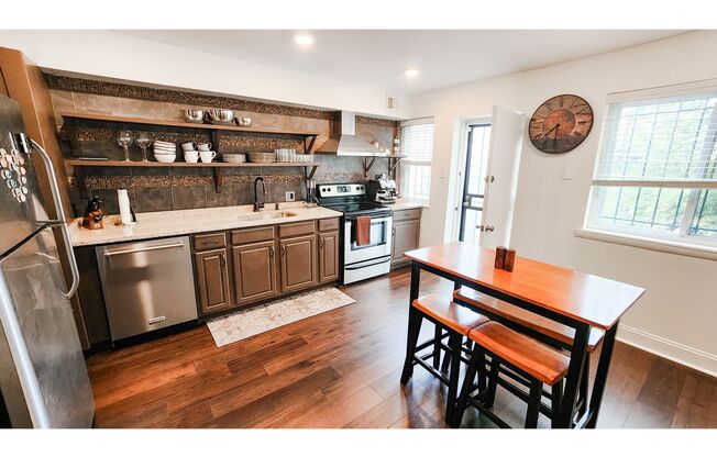 Modern 3BR/2.0BA Townhouse with Private Backyard in SE DC