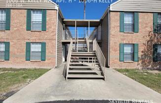 1006 W. Kelly Ave. Apt A