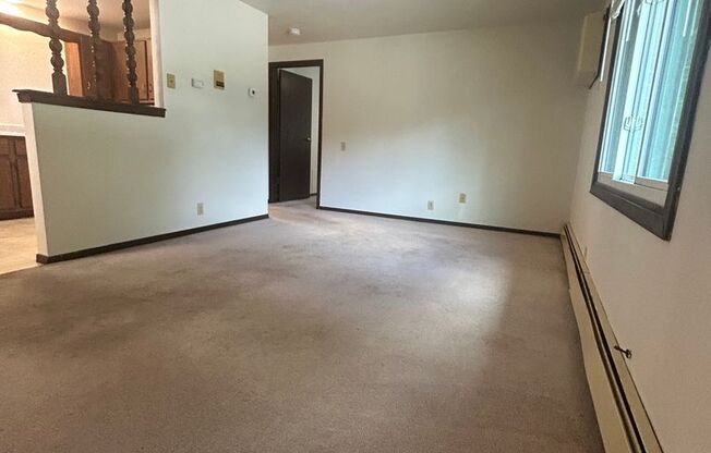 1 bed, 1 bath, 660 sqft, $745, Unit 5