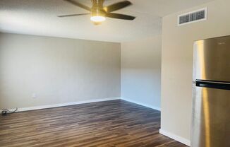 2 beds, 1 bath, 1,076 sqft, $1,295, Unit 3838/Park