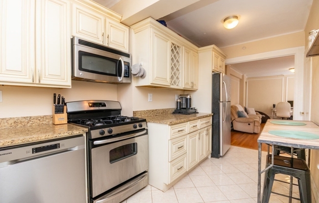 1 bed, 1 bath, 722 sqft, $2,600, Unit 603