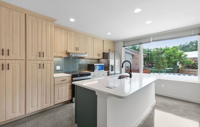 Modern Luxury in San Marcos' Premier Courtyard Community – Now Leasing!