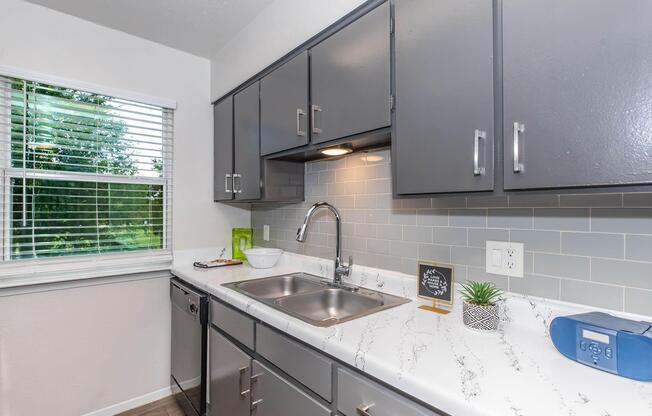 1 bed, 1 bath, 690 sqft, $1,189