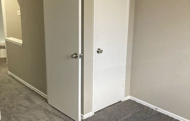 3 beds, 1 bath, 1,400 sqft, $1,620, Unit 1481-10